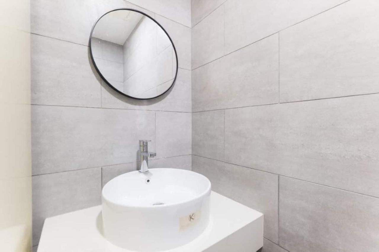 クアラルンプールArte Mont Kiara 3Pax Jacuzzi Pool Gym Near Mitec Matradeアパートメント エクステリア 写真