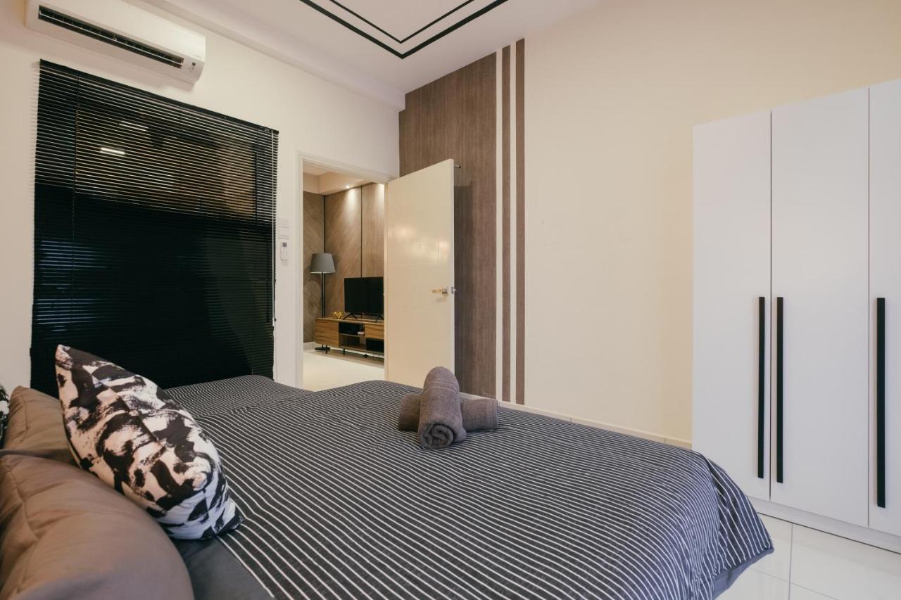 クアラルンプールArte Mont Kiara 3Pax Jacuzzi Pool Gym Near Mitec Matradeアパートメント エクステリア 写真