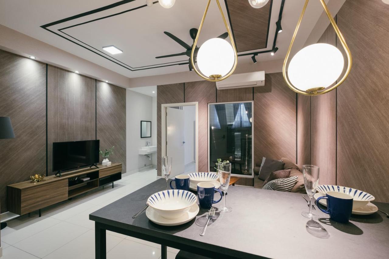 クアラルンプールArte Mont Kiara 3Pax Jacuzzi Pool Gym Near Mitec Matradeアパートメント エクステリア 写真